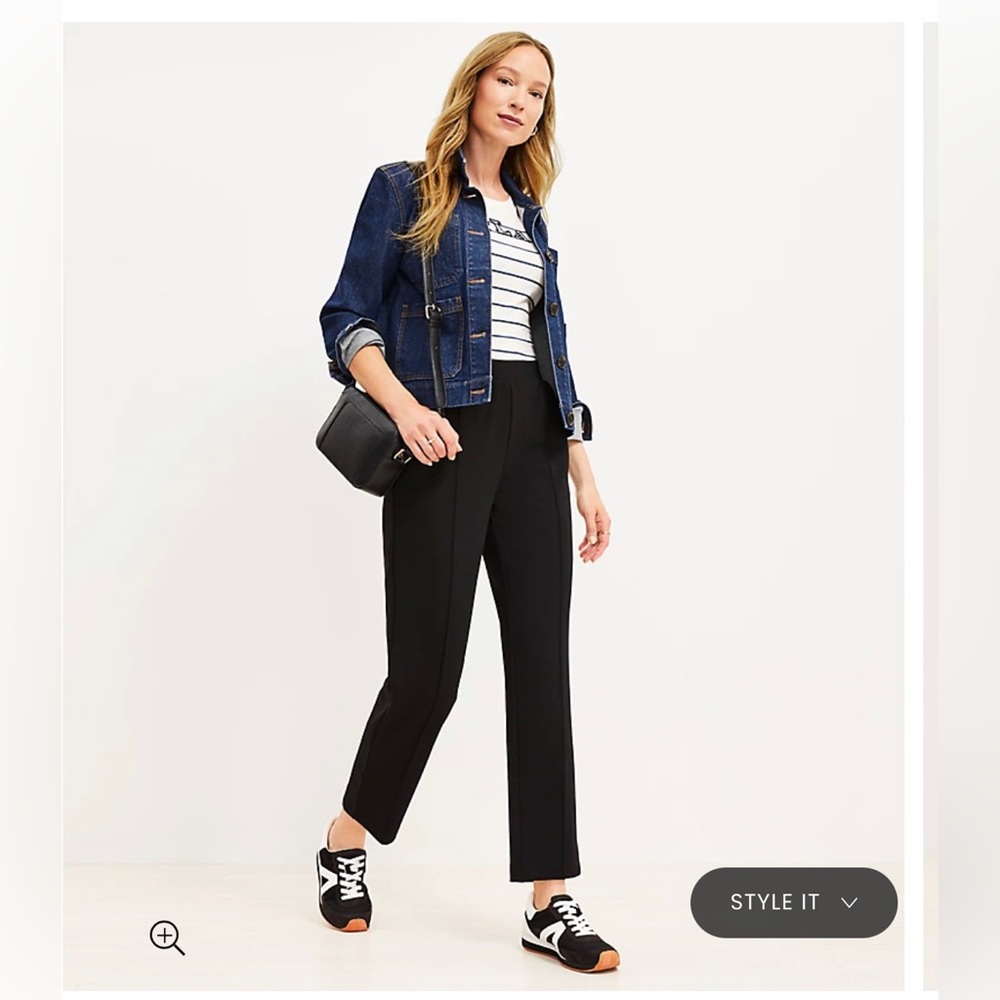 NWT~Loft Pintucked fluid taper pants